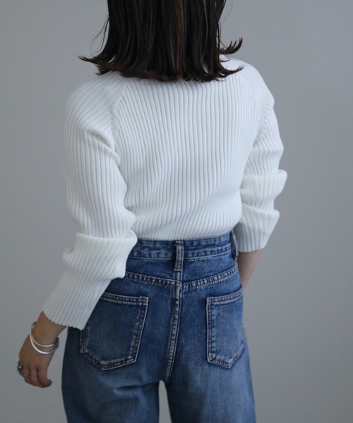 ap retro(アプレトロ)の「シンプルハイネックリブニット(ニット/セーター・レディース・ブラック/ブラウン/オフホワイト/ブルー/グレイッシュベージュ・FREE)」の12枚目の写真