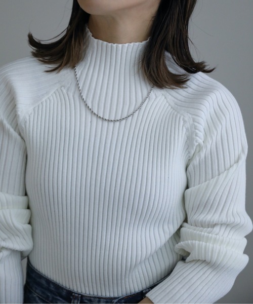 ap retro(アプレトロ)の「シンプルハイネックリブニット(ニット/セーター・レディース・ブラック/ブラウン/オフホワイト/ブルー/グレイッシュベージュ・FREE)」の13枚目の写真