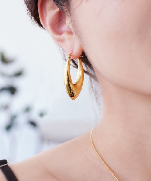 IAMUSE(アイアミューズ)の「金属アレルギー対応 ポインテッドオーバルフープピアス S0743【IAMUSE】(ピアス(両耳用)・レディース・シルバー/ゴールド・FREE)」の1枚目の写真