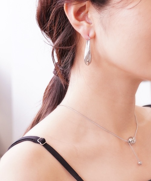 IAMUSE(アイアミューズ)の「金属アレルギー対応 ポインテッドオーバルフープピアス S0743【IAMUSE】(ピアス(両耳用)・レディース・シルバー/ゴールド・FREE)」の5枚目の写真