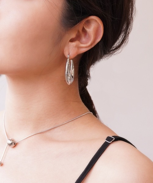 IAMUSE(アイアミューズ)の「金属アレルギー対応 ポインテッドオーバルフープピアス S0743【IAMUSE】(ピアス(両耳用)・レディース・シルバー/ゴールド・FREE)」の7枚目の写真