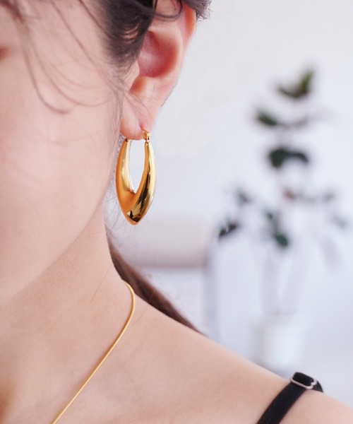 IAMUSE(アイアミューズ)の「金属アレルギー対応 ポインテッドオーバルフープピアス S0743【IAMUSE】(ピアス(両耳用)・レディース・シルバー/ゴールド・FREE)」の8枚目の写真