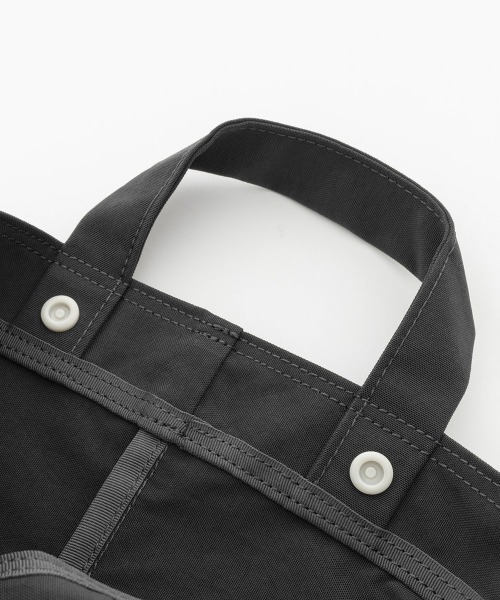 And A(アンドエー)の「ITTI イッチ / ANNIE HELMET VEGETABLE BAG - S / CERATO WR / アニーヘルメットバッグ(Sサイズ) ナイロンショルダーバッグ / ITTI-BAG-078-A(ショルダーバッグ・メンズ・ホワイト/ブラック/ブラウン・FREE)」の8枚目の写真