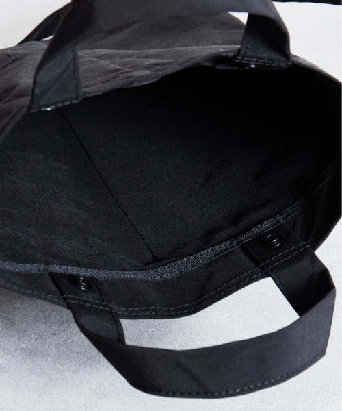 And A(アンドエー)の「ITTI イッチ / ANNIE HELMET VEGETABLE BAG - S / CERATO WR / アニーヘルメットバッグ(Sサイズ) ナイロンショルダーバッグ / ITTI-BAG-078-A(ショルダーバッグ・メンズ・ホワイト/ブラック/ブラウン・FREE)」の18枚目の写真