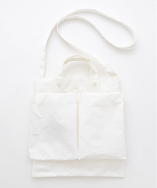 And A(アンドエー)の「ITTI イッチ / ANNIE HELMET VEGETABLE BAG - S / CERATO WR / アニーヘルメットバッグ(Sサイズ) ナイロンショルダーバッグ / ITTI-BAG-078-A(ショルダーバッグ・メンズ・ホワイト/ブラック/ブラウン・FREE)」の4枚目の写真