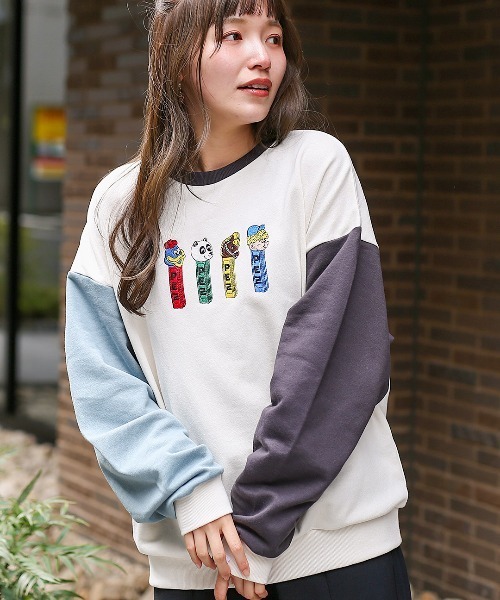 チチカカ（チチカカ）の「PEZ 刺繍プルオーバー 【WEB・一部店舗限定】【ユニセックス】（スウェット・レディース・チャコールグレー/カラフル/オレンジ・MEDIUM/LARGE）」の3枚目の写真