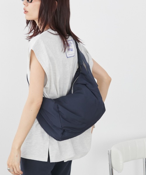 アンティローザバック確認画像 Auntie Rosa Holiday ショルダーバッグ バッグ 「軽量素材」ラウンド