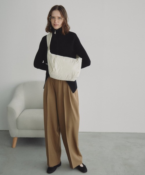 Auntie Rosa Holiday（アンティローザホリデー）の「【軽量素材】ラウンドショルダーバッグ / ボディバッグ（ショルダーバッグ・レディース・アイボリー/ブラック/ベージュ/ブルー/ネイビー/レッド・FREE）」の12枚目の写真