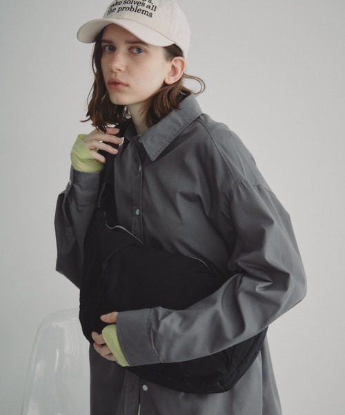 Auntie Rosa Holiday（アンティローザホリデー）の「【軽量素材】ラウンドショルダーバッグ / ボディバッグ（ショルダーバッグ・レディース・アイボリー/ブラック/ベージュ/ブルー/ネイビー/レッド・FREE）」の18枚目の写真