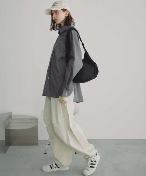 Auntie Rosa Holiday（アンティローザホリデー）の「【軽量素材】ラウンドショルダーバッグ / ボディバッグ（ショルダーバッグ・レディース・アイボリー/ブラック/ベージュ/ブルー/ネイビー/レッド・FREE）」の8枚目の写真