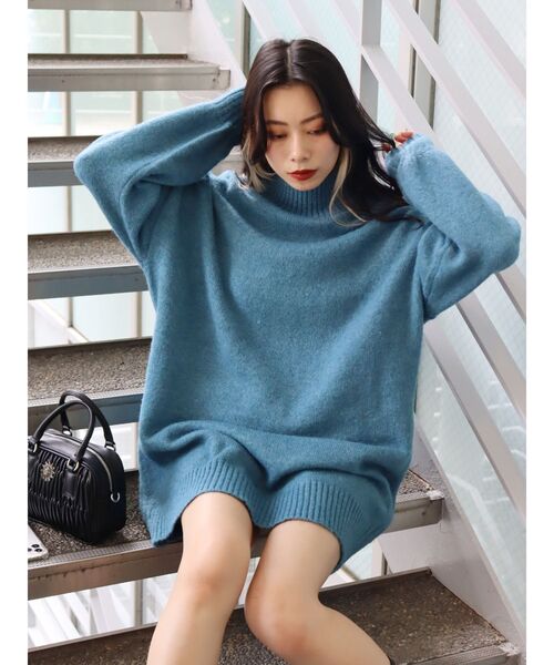 EVRIS(エヴリス)の「ハイネックルーズニットワンピース(ワンピース・レディース・ベージュ/ブラウン/レッド/ブルー・FREE)」の3枚目の写真