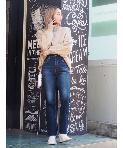 EVRIS(エヴリス)の「ハイネックルーズニットワンピース(ワンピース・レディース・ベージュ/ブラウン/レッド/ブルー・FREE)」の16枚目の写真