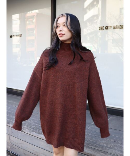 EVRIS(エヴリス)の「ハイネックルーズニットワンピース(ワンピース・レディース・ベージュ/ブラウン/レッド/ブルー・FREE)」の18枚目の写真