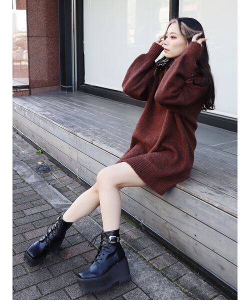 EVRIS(エヴリス)の「ハイネックルーズニットワンピース(ワンピース・レディース・ベージュ/ブラウン/レッド/ブルー・FREE)」の20枚目の写真