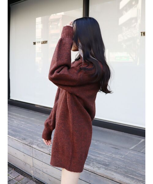 EVRIS(エヴリス)の「ハイネックルーズニットワンピース(ワンピース・レディース・ベージュ/ブラウン/レッド/ブルー・FREE)」の21枚目の写真