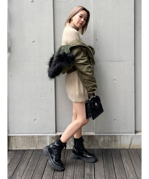 EVRIS(エヴリス)の「ハイネックルーズニットワンピース(ワンピース・レディース・ベージュ/ブラウン/レッド/ブルー・FREE)」の12枚目の写真