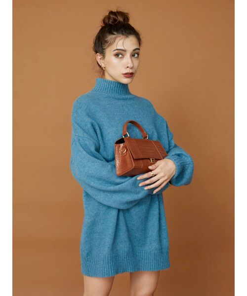 EVRIS(エヴリス)の「ハイネックルーズニットワンピース(ワンピース・レディース・ベージュ/ブラウン/レッド/ブルー・FREE)」の6枚目の写真