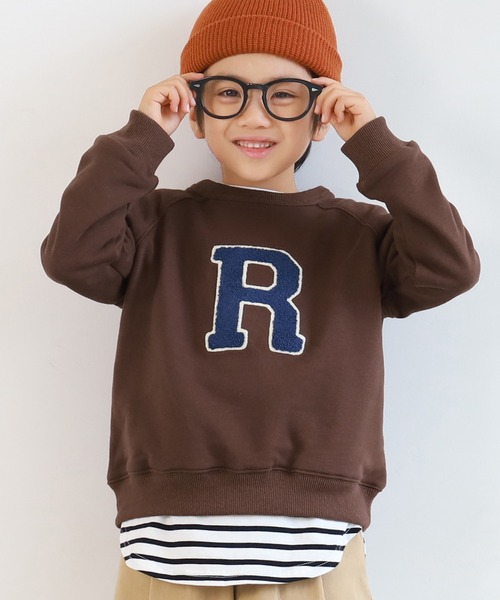 coca（coca）（コカ）の「キッズ 裏毛イニシャルワッペンラグラントレーナー（スウェット・キッズ・ブラウン/グレー・100/110/120/130）」の2枚目の写真