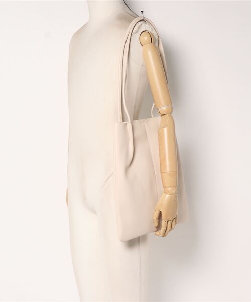 coca（coca）（コカ）の「フェイクレザーA4 トートバッグ（トートバッグ・レディース・ブラック/ベージュ・ONE SIZE）」の6枚目の写真