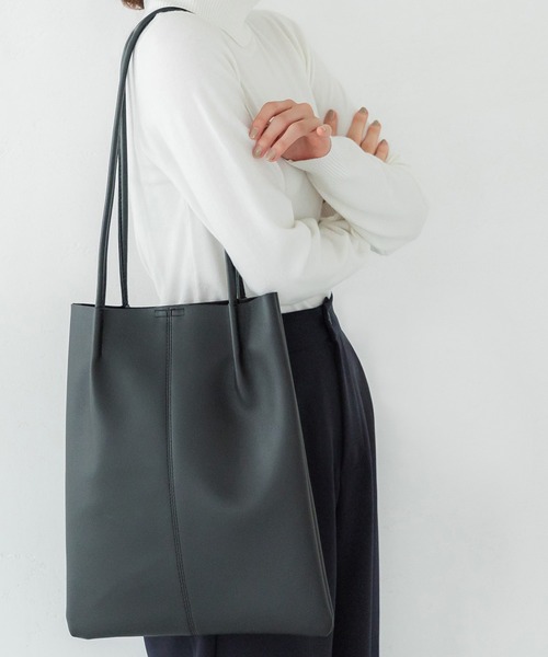 coca（coca）（コカ）の「フェイクレザーA4 トートバッグ（トートバッグ・レディース・ブラック/ベージュ・ONE SIZE）」の2枚目の写真