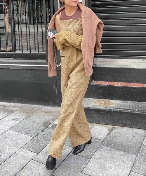 AMELY(エミリー)の「リップル生地キャミサロペット(サロペット/オーバーオール・レディース・ブラック/ブラウン/ネイビー/ホワイト・フリー)」の11枚目の写真