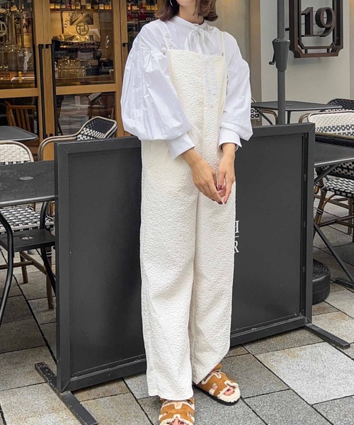 AMELY(エミリー)の「リップル生地キャミサロペット(サロペット/オーバーオール・レディース・ブラック/ブラウン/ネイビー/ホワイト・フリー)」の5枚目の写真