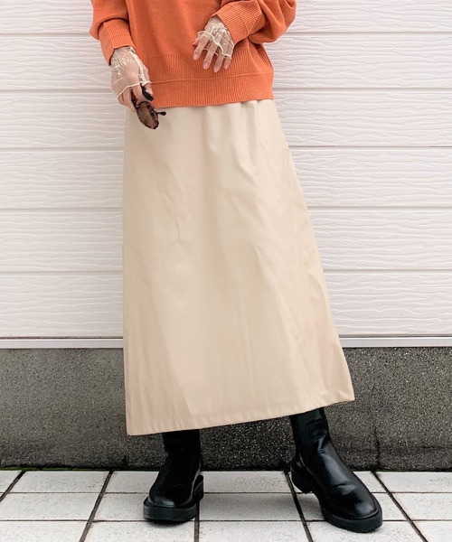 Q（キュー）の「フェイクレザーナロースカート（スカート・レディース・ベージュ/オリーブ・MEDIUM）」の15枚目の写真