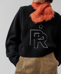 ［TOPS］CROPPED LETTERED V-NECK KNIT