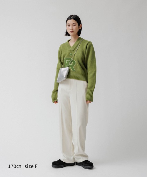 M TO R（ムウトアール）の「［TOPS］CROPPED LETTERED V-NECK KNIT（ニット/セーター・レディース・グリーン系その他/ブラック・FREE）」の13枚目の写真