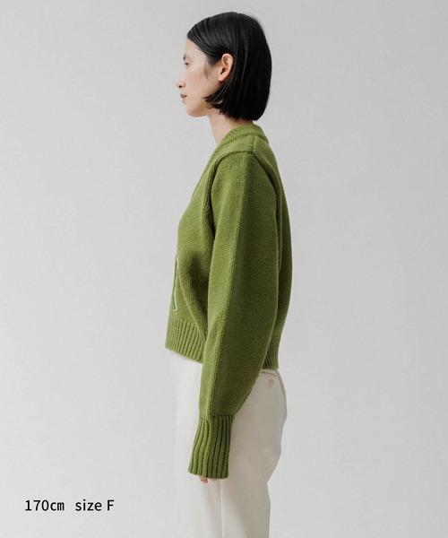 M TO R（ムウトアール）の「［TOPS］CROPPED LETTERED V-NECK KNIT（ニット/セーター・レディース・グリーン系その他/ブラック・FREE）」の11枚目の写真