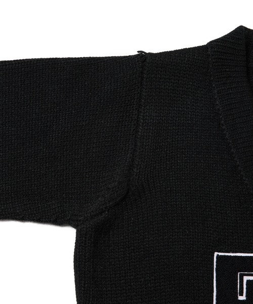 M TO R（ムウトアール）の「［TOPS］CROPPED LETTERED V-NECK KNIT（ニット/セーター・レディース・グリーン系その他/ブラック・FREE）」の16枚目の写真