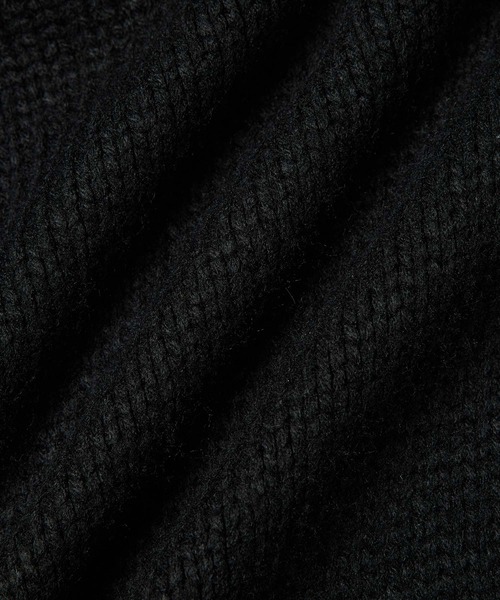 M TO R（ムウトアール）の「［TOPS］CROPPED LETTERED V-NECK KNIT（ニット/セーター・レディース・グリーン系その他/ブラック・FREE）」の4枚目の写真