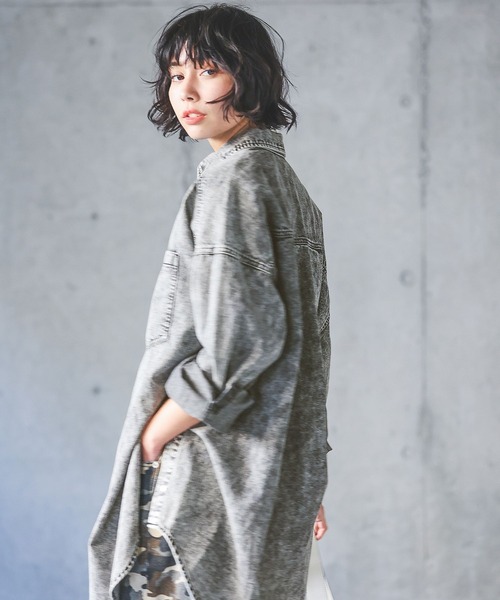 PAGEBOY(ページボーイ)の「デニムスナップルーズシャツ(シャツ/ブラウス・レディース・インディゴブルー/ブルー/ブラック系その他・FREE)」の6枚目の写真