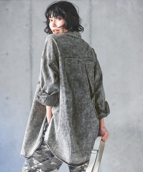 PAGEBOY(ページボーイ)の「デニムスナップルーズシャツ(シャツ/ブラウス・レディース・インディゴブルー/ブルー/ブラック系その他・FREE)」の7枚目の写真