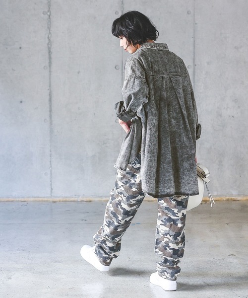 PAGEBOY(ページボーイ)の「デニムスナップルーズシャツ(シャツ/ブラウス・レディース・インディゴブルー/ブルー/ブラック系その他・FREE)」の10枚目の写真