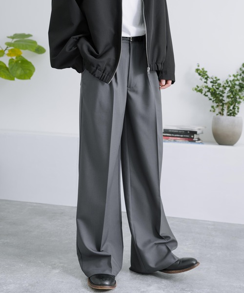 Rocky Monroe（ロッキーモンロー）の「センタープレス 2タック