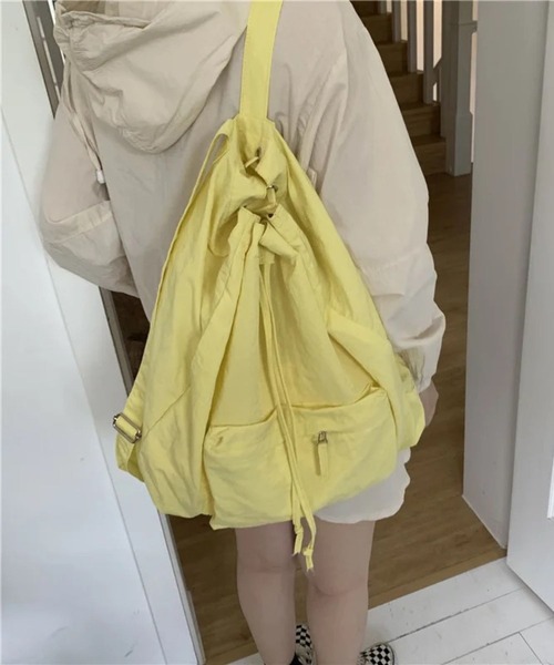 LYEON(リヨン)の「パステル巾着リュック(バックパック/リュック・レディース・ブラック/アイボリー/グリーン/イエロー・FREE)」の4枚目の写真