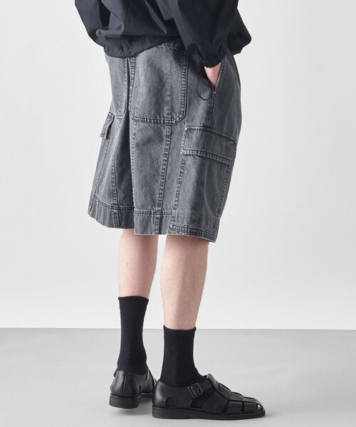 JOSEPH STUDIO（ジョゼフストゥディオ）の「【洗える】シャドウデニム　ショートパンツ（その他パンツ・メンズ・ライトグレー系/ブラック系・6/8）」の4枚目の写真