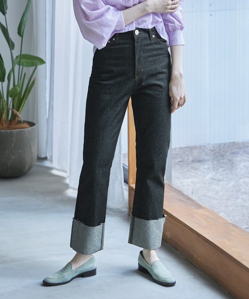 etoll.(エトル)の「リジットデニムロールアップストレートパンツ(デニムパンツ・レディース・ブラック/インディゴブルー・S/M)」の12枚目の写真