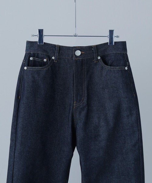 etoll.(エトル)の「リジットデニムロールアップストレートパンツ(デニムパンツ・レディース・ブラック/インディゴブルー・S/M)」の5枚目の写真