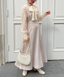 華やかにキレイめシーンにも。リボンフリルロングワンピース