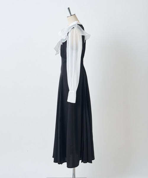 one after another NICE CLAUP(ワンアフターアナザーナイスクラップ)の「華やかにキレイめシーンにも。リボンフリルロングワンピース(ドレス・レディース・グレー/ブラック/ベージュ・FREE)」の18枚目の写真