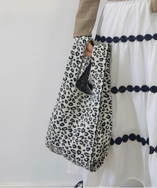 Burner（バーナー）の「【OKUOKU　0909】　ジャガードニットバッグ　oku-jba-1（ショルダーバッグ・レディース・ホワイト系その他2/ベージュ系その他2/グリーン系その他2/ピンク系その他3/ブラック×ホワイト/ホワイト系その他/ブラック系その他/ベージュ系その他/グリーン系その他/イエロー系その他/ピンク系その他/オレンジ系その他/ブルー系その他4/ブラック系その他2/グレー系その他/ブラウン系その他/ブラウン系その他4/ブラウン系その他5/ブルー系その他3/ブラック系その他5/グリーン系その他4/グリーン系その他6/パープル系その他3/ホワイト系その他5/ホワイト系その他4/ブラック系その他3/ピンク系/レッド系その他3/オレンジ系その他2/ブラック系1/ブラック系3/パープル系その他2/パープル系その他4/ピンク系1/ピンク系2/ホワイト系その他3/ブラック系その他4/ブラック系/グリーン系その他3/ピンク系その他4/ブラック系その他7/イエロー系その他3/オレンジ系その他4/ブラック系4/ブラウン系その他2/ピンク系その他7/レッド系その他/グリーン系その他5/パープル系その他/ピンク系3/パープル系その他6/ピンク系4/ブラック系その他6/イエロー系その他2/ピンク系その他6/オレンジ系その他3/ブラック系6/ブラック系7/ホワイト系1/ホワイト系2/グリーン系その他7/グリーン系/ピンク系その他5/ブラック系5/ホワイト系その他6/ホワイト系その他7/ホワイト系/ブラック系2/ブラック×ピンク/パープル系その他5/ピンク系その他2/ブルー系その他5/グリーン系1/ブルー系その他/ライトブルー/J/B/グリーン系7/ブラウン系その他6/G/グリーン系6/C/I/H/ブルー/E/F/グレー系その他2/パープル/ホワイト系8/ブラックミックス/ベージュ/D/ブラック/K/L/ブラウン系その他7/ホワイト/ベージュ系その他4/グリーン/ピンク/A/ブルー系その他2/レッド系その他2/M/N/レッド系6/O/P/Q/R/T/S/イエロー系その他4/パープル系その他7/ピンク系5/V/U/ブルー系その他6/レッド系その他4/ブラック系8/ブラック系9/イエロー系その他5/ライトピンク/ブラック×レッド/スカイブルー/レッド系/ホワイト×グリーン/ブラック×グリーン/その他/その他6/その他14/その他15/その他16/その他25/その他26/その他27/その他28/その他29/チョコ/ベビーピンク/Off White/ベージュ系その他3/グリーン系3/ベージュ系その他5/クリーム/ターコイズブルー/その他4/その他7/その他9/その他20/その他21/その他23/その他30/その他32/ホワイト系5/アッシュグレー/オフホワイト/ダークブラック/ネイビー系/グリーン系4/オレンジ系その他5/W/キナリ/オートミール/Beige/DK.Grn/スミクロ/ラベンダー/Black/ブラック×グレー/ライトパープル/サンドベージュ/ベージュ×ブラック/その他1/その他2/その他3/その他5/その他11/その他34/その他35/ホワイト系7/ホワイト系9/ブラウン系その他3/グリーン系2/コーラルピンク/その他10/その他13/その他19/その他22/その他24/その他31/その他33/White/ホワイト系4/ホワイト系6/X/ライム/PINK/サーモンピンク/ダークグリーン系/ライトホワイト/ネイビー系2/ブルー系1/グリーン系8/ネイビー系1/レッド系その他7/レッド系その他6/チェリーピンク/イエロー系その他6/ブルー系その他7/グレー系その他3/OFF WHT/Purple/ライトブラック/チェック/ホワイト×グレー/ブラック×ブラック/ホワイト×レッド/レッド・FREE）」の8枚目の写真