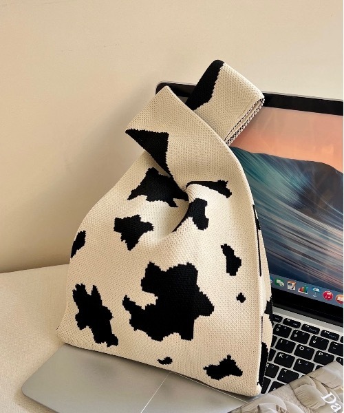 Burner（バーナー）の「【OKUOKU　0909】　ジャガードニットバッグ　oku-jba-1（ショルダーバッグ・レディース・ホワイト系その他2/ベージュ系その他2/グリーン系その他2/ピンク系その他3/ブラック×ホワイト/ホワイト系その他/ブラック系その他/ベージュ系その他/グリーン系その他/イエロー系その他/ピンク系その他/オレンジ系その他/ブルー系その他4/ブラック系その他2/グレー系その他/ブラウン系その他/ブラウン系その他4/ブラウン系その他5/ブルー系その他3/ブラック系その他5/グリーン系その他4/グリーン系その他6/パープル系その他3/ホワイト系その他5/ホワイト系その他4/ブラック系その他3/ピンク系/レッド系その他3/オレンジ系その他2/ブラック系1/ブラック系3/パープル系その他2/パープル系その他4/ピンク系1/ピンク系2/ホワイト系その他3/ブラック系その他4/ブラック系/グリーン系その他3/ピンク系その他4/ブラック系その他7/イエロー系その他3/オレンジ系その他4/ブラック系4/ブラウン系その他2/ピンク系その他7/レッド系その他/グリーン系その他5/パープル系その他/ピンク系3/パープル系その他6/ピンク系4/ブラック系その他6/イエロー系その他2/ピンク系その他6/オレンジ系その他3/ブラック系6/ブラック系7/ホワイト系1/ホワイト系2/グリーン系その他7/グリーン系/ピンク系その他5/ブラック系5/ホワイト系その他6/ホワイト系その他7/ホワイト系/ブラック系2/ブラック×ピンク/パープル系その他5/ピンク系その他2/ブルー系その他5/グリーン系1/ブルー系その他/ライトブルー/J/B/グリーン系7/ブラウン系その他6/G/グリーン系6/C/I/H/ブルー/E/F/グレー系その他2/パープル/ホワイト系8/ブラックミックス/ベージュ/D/ブラック/K/L/ブラウン系その他7/ホワイト/ベージュ系その他4/グリーン/ピンク/A/ブルー系その他2/レッド系その他2/M/N/レッド系6/O/P/Q/R/T/S/イエロー系その他4/パープル系その他7/ピンク系5/V/U/ブルー系その他6/レッド系その他4/ブラック系8/ブラック系9/イエロー系その他5/ライトピンク/ブラック×レッド/スカイブルー/レッド系/ホワイト×グリーン/ブラック×グリーン/その他/その他6/その他14/その他15/その他16/その他25/その他26/その他27/その他28/その他29/チョコ/ベビーピンク/Off White/ベージュ系その他3/グリーン系3/ベージュ系その他5/クリーム/ターコイズブルー/その他4/その他7/その他9/その他20/その他21/その他23/その他30/その他32/ホワイト系5/アッシュグレー/オフホワイト/ダークブラック/ネイビー系/グリーン系4/オレンジ系その他5/W/キナリ/オートミール/Beige/DK.Grn/スミクロ/ラベンダー/Black/ブラック×グレー/ライトパープル/サンドベージュ/ベージュ×ブラック/その他1/その他2/その他3/その他5/その他11/その他34/その他35/ホワイト系7/ホワイト系9/ブラウン系その他3/グリーン系2/コーラルピンク/その他10/その他13/その他19/その他22/その他24/その他31/その他33/White/ホワイト系4/ホワイト系6/X/ライム/PINK/サーモンピンク/ダークグリーン系/ライトホワイト/ネイビー系2/ブルー系1/グリーン系8/ネイビー系1/レッド系その他7/レッド系その他6/チェリーピンク/イエロー系その他6/ブルー系その他7/グレー系その他3/OFF WHT/Purple/ライトブラック/チェック/ホワイト×グレー/ブラック×ブラック/ホワイト×レッド/レッド・FREE）」の14枚目の写真