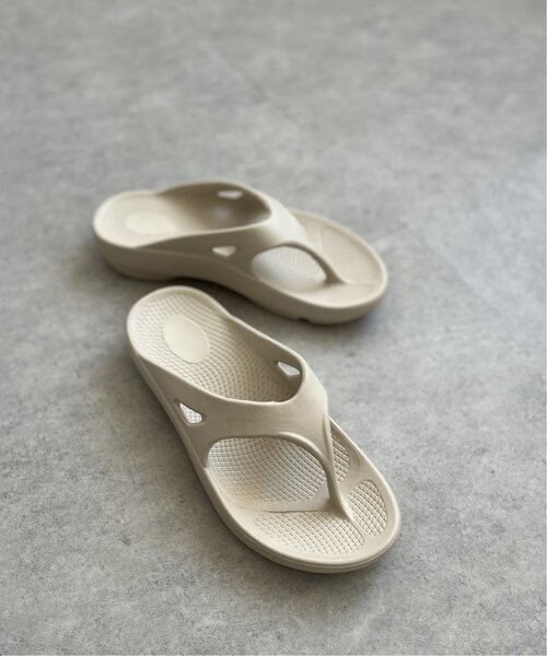 LBC(エルビーシー)の「エアリートングリカバリーサンダル(サンダル・レディース・グレー/ブラック/アイボリー・M/L)」の6枚目の写真