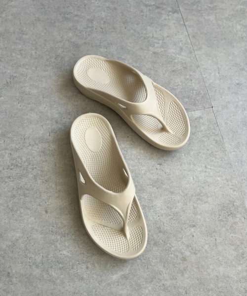 LBC(エルビーシー)の「エアリートングリカバリーサンダル(サンダル・レディース・グレー/ブラック/アイボリー・M/L)」の17枚目の写真