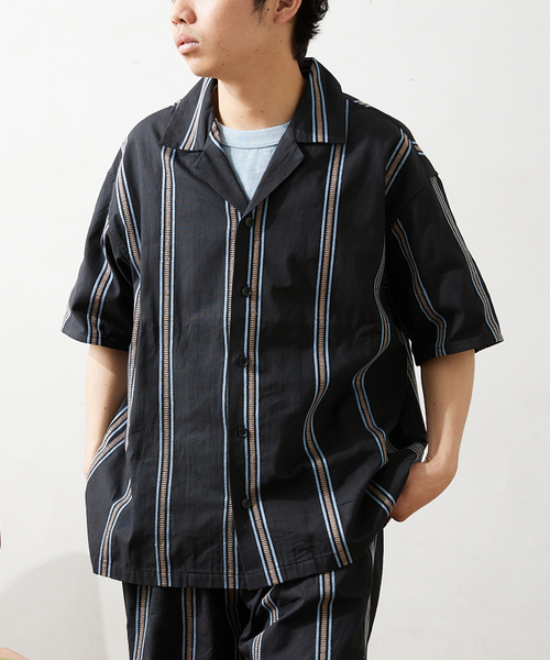 JOURNAL STANDARD relume（ジャーナルスタンダード　レリューム）の「エンブロイダリーストライプ キャンバスシャツ（シャツ/ブラウス・メンズ・アイボリー/サファリグリーン/ブラック・LARGE/MEDIUM）」の3枚目の写真