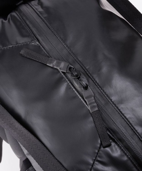 THE NORTH FACE(ザノースフェイス)の「THE NORTH FACE/ザ・ノース・フェイス バックパック MIMIC BACKPACK 33L NM82300(バックパック/リュック・メンズ・ブラック・FREE)」の4枚目の写真