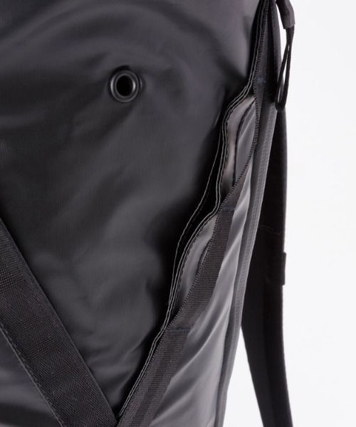 THE NORTH FACE(ザノースフェイス)の「THE NORTH FACE/ザ・ノース・フェイス バックパック MIMIC BACKPACK 33L NM82300(バックパック/リュック・メンズ・ブラック・FREE)」の16枚目の写真