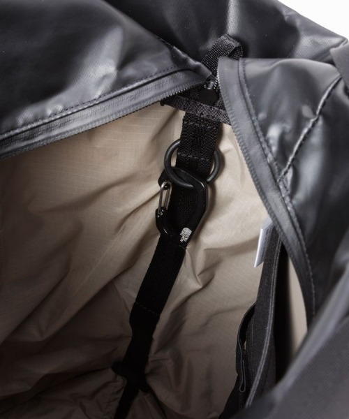 THE NORTH FACE(ザノースフェイス)の「THE NORTH FACE/ザ・ノース・フェイス バックパック MIMIC BACKPACK 33L NM82300(バックパック/リュック・メンズ・ブラック・FREE)」の5枚目の写真